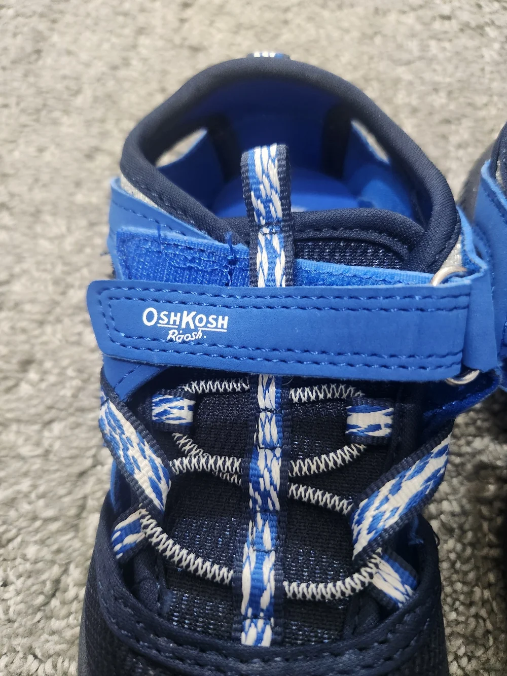 OshKosh B'gosh Navy & Royal Blue Kids Water Shoes Size 8 .